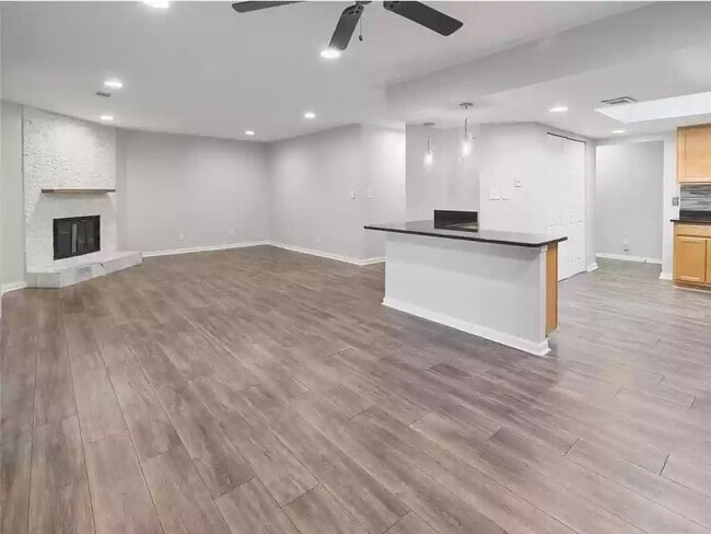 property at 2017 Powers Ferry Trce SE