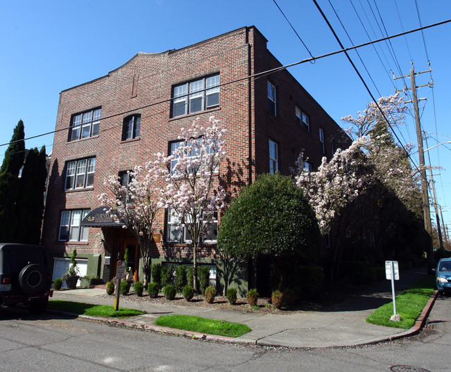 Cornell Apartments in Seattle, WA - Building Photo - Building Photo