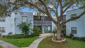 3883 Atrium Dr in Orlando, FL - Building Photo