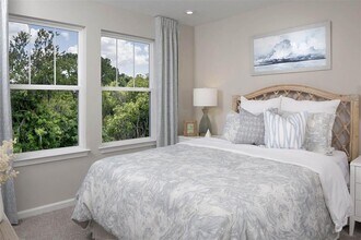 5479 Brooklet Wds Dr in Wesley Chapel, FL - Foto de edificio - Building Photo