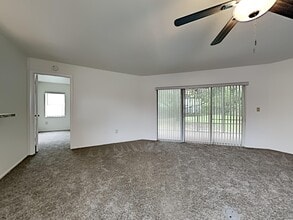 3266 SE Aster Ln in Stuart, FL - Building Photo - Building Photo