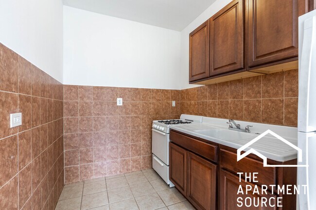 2712 N Milwaukee Ave, Unit 217 in Chicago, IL - Foto de edificio - Building Photo