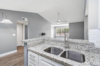 2900 S University Dr, Unit 9204 in Davie, FL - Foto de edificio - Building Photo