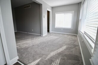 2047 S Parent Ave in Westland, MI - Building Photo - Building Photo