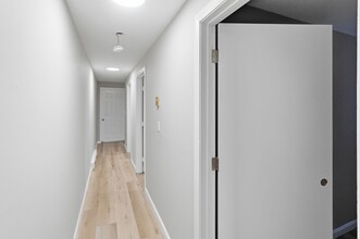 26 Old West Brookfield Rd in Warren, MA - Foto de edificio - Building Photo