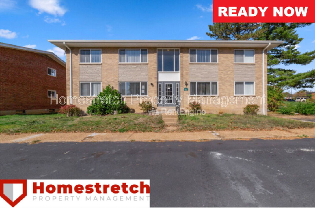 1 Bruce Dr in Florissant, MO - Building Photo