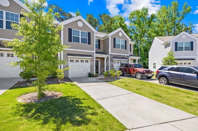 8113 Murray Br Dr in Charlotte, NC - Building Photo - Building Photo