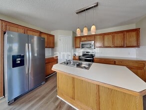 11627 N Manning Ave in Kansas City, MO - Foto de edificio - Building Photo