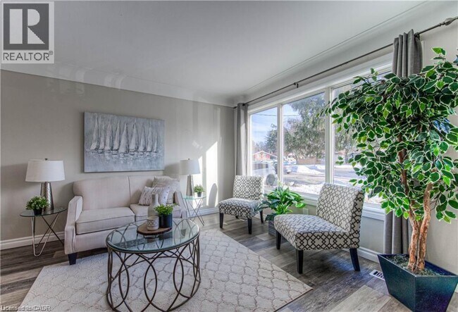 156 Donald St in Kitchener, ON - Building Photo - Building Photo