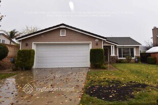 29020 Rolando Rd in Lake Elsinore, CA - Building Photo