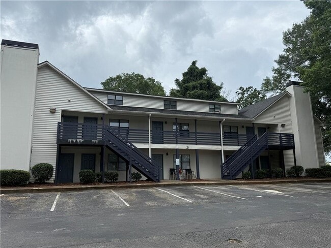 property at 1001 Park Hill Dr
