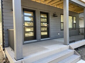 864 18th Ave SE in Minneapolis, MN - Building Photo - Building Photo