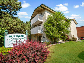 BRIARWOOD Apartments in Spokane, WA - Building Photo - Building Photo