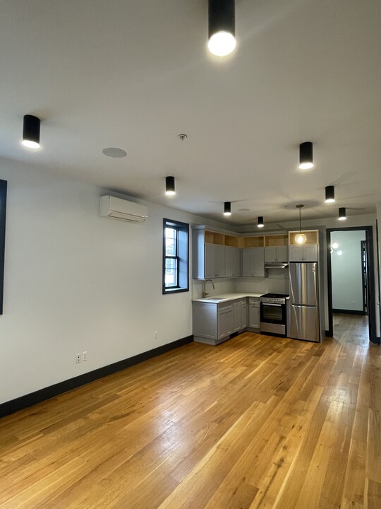 7 Saint Pauls Ave, Unit 3l in Jersey City, NJ - Building Photo