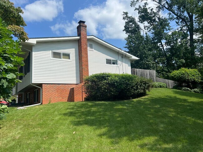 4813 Twinbrook Rd in Fairfax, VA - Building Photo - Building Photo