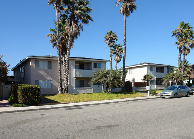 5335-5345 Driftwood St in Oxnard, CA - Building Photo - Building Photo