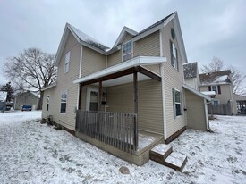 212 E Mishawaka Ave, Unit 505 in Mishawaka, IN - Building Photo