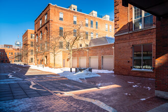 200 River Place Lofts in Detroit, MI - Building Photo - Building Photo