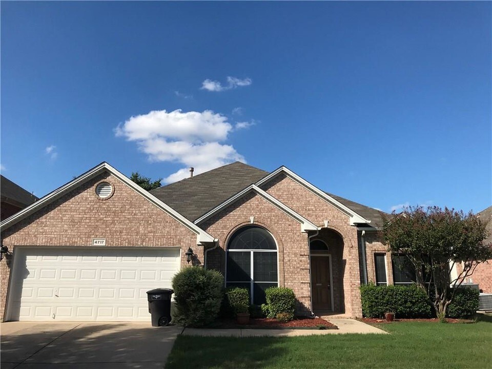 4717 Eagle Trace Dr in Fort Worth, TX - Building Photo