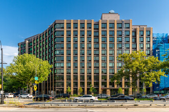 One Park Point in Brooklyn, NY - Building Photo - Building Photo