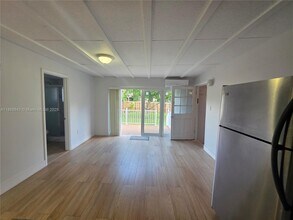 1 N Melrose Dr in Miami Springs, FL - Building Photo - Building Photo