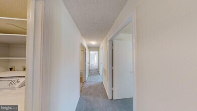 2806 Clear Shot Dr in Aspen Hill, MD - Building Photo - Building Photo