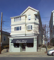 284 Columbia St in Fall River, MA - Foto de edificio - Building Photo