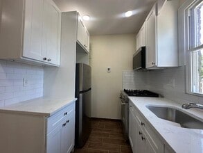 140 Wall St in Huntington, NY - Building Photo - Building Photo