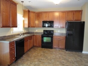 645 Commander Dr in Wendell, NC - Building Photo - Building Photo