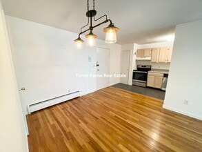 44 Evergreen St, Unit 23 in Boston, MA - Foto de edificio - Building Photo