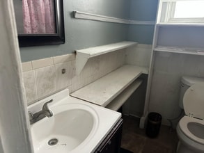 2115 W Fayette St in Baltimore, MD - Building Photo - Building Photo