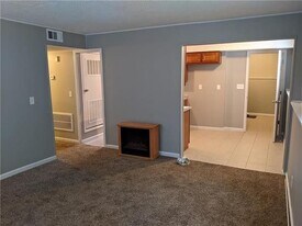 900 S Lexington St in Harrisonville, MO - Building Photo