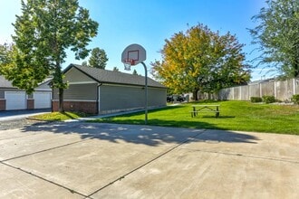 Sterling Pointe Apartments in Layton, UT - Building Photo - Building Photo
