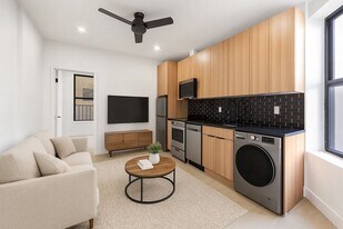 205 E 4th St in New York, NY - Building Photo