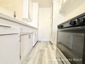 1088 W 39th St, Unit 11 in Los Angeles, CA - Building Photo - Building Photo