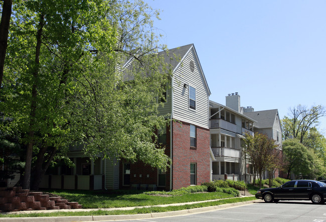 Penderbrook Square in Fairfax, VA - Building Photo - Building Photo