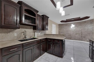 7725 Wagon Trail Dr in Mission, TX - Building Photo - Building Photo