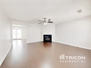 128 Spring Walk Wy in Lawrenceville, GA - Building Photo - Building Photo