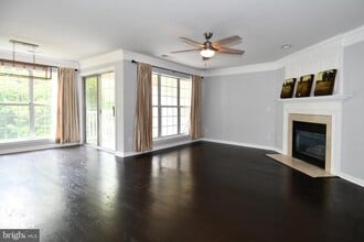 46893 Eaton Terrace in Sterling, VA - Building Photo - Building Photo