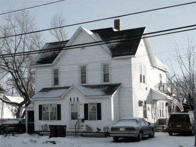 418 N High St in Fort Atkinson, WI - Foto de edificio