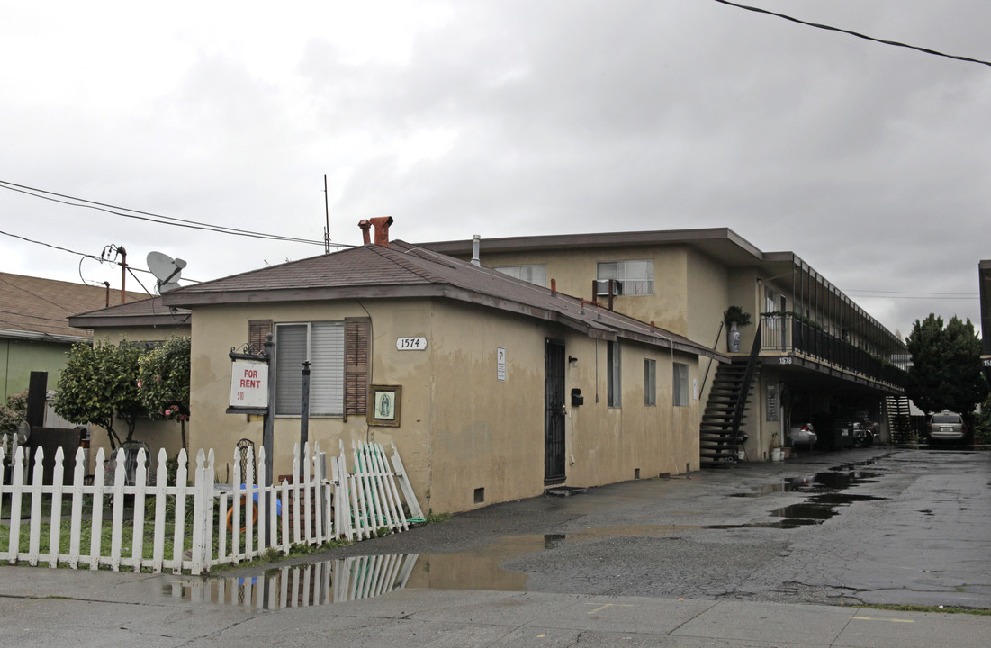 1574-1586 Pacific Ave in San Leandro, CA - Building Photo