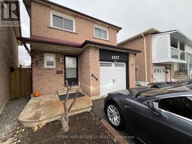 4327 Burnaby Ct in Mississauga, ON - Building Photo - Building Photo
