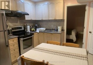 904 Drysdale Dr in Mississauga, ON - Building Photo - Building Photo