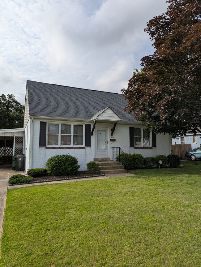 715 Lehigh Rd