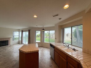 14891 Heather Glen Way in San Diego, CA - Building Photo - Building Photo