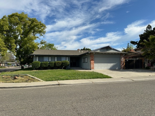 537 Skye A Ct in Stockton, CA - Foto de edificio