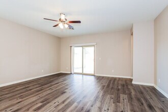 33022 N Falcon Trail in San Tan Valley, AZ - Building Photo - Building Photo