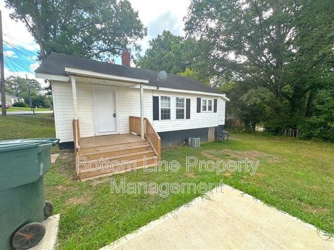 property at 815 S Weldon St