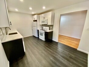 1011 Avenue C in Bayonne, NJ - Building Photo - Building Photo