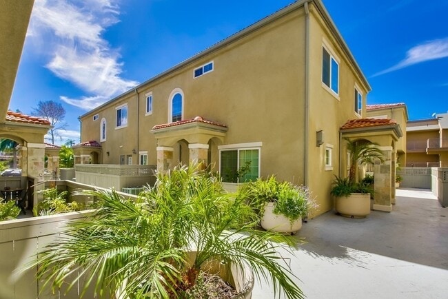 2761 A St in San Diego, CA - Building Photo - Building Photo